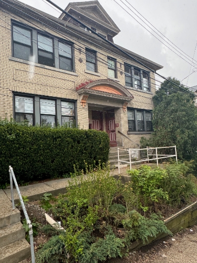 2811 Neeld Avenue