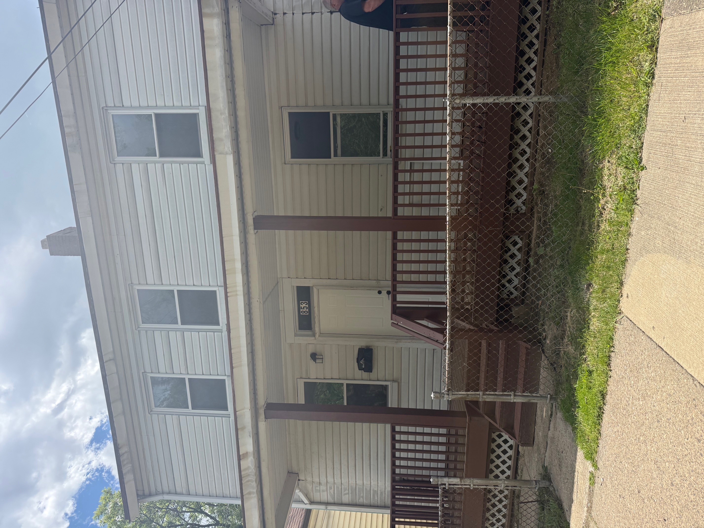 853 Railroad Street